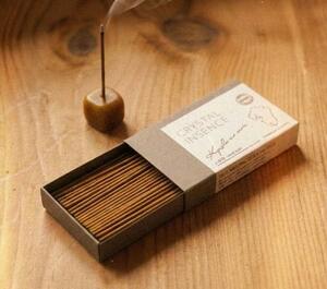 　キャンプ女子の「クリスタルインセンス　八女杉（ＫＹＵＳＨＵ　ＮＯ　ＭＯＲＩ）」