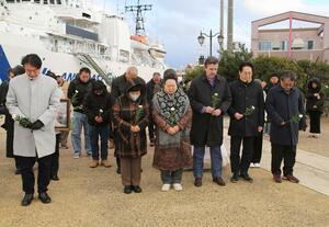 北朝鮮帰還事業の犠牲者を悼んだ式典=12月14日、新潟市中央区