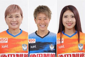 左から川澄奈穂美、平尾知佳、滝川結女©新潟L