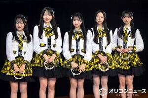 AKB48 21期研究生 劇場公演デビュー『手をつなぎながら』公開ゲネプロ後取材会に出席した（左から）高橋舞桜、田中沙友利、牧戸愛茉、森川優、渡邊葵心 （C）ORICON NewS inc.