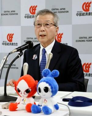 中部経済連合会会長として記者会見する、中部電力の勝野哲会長=23日午後、名古屋市