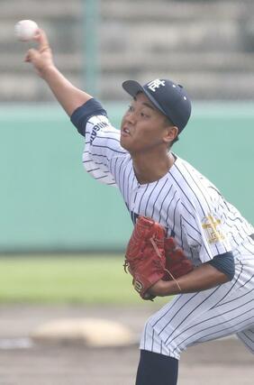 北越－長岡　北越の先発青木隆太＝９月１６日、新発田市五十公野公園野球場