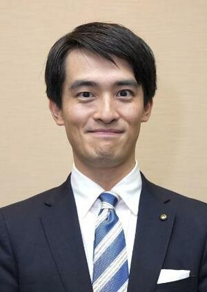 　兵庫県芦屋市の高島崚輔市長