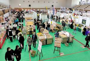 新発田市で開かれた物産展「全国うまいもん横丁」