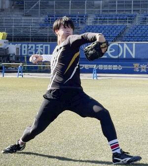 練習を公開したロッテ・田中=ZOZOマリン