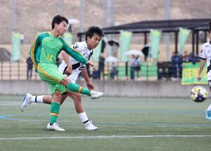 前半40分、帝京長岡高のMF和食陽向が決めて2-0=長岡市