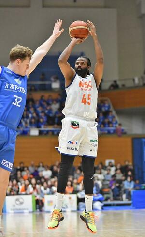 湘南－新潟　チーム最多タイ１４得点を挙げたモリソン＝神奈川県の茅ケ崎市総合体育館（新潟アルビレックスＢＢ提供）