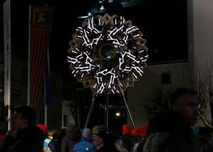 　ミラノ・コルティナ冬季パラリンピックが閉幕し、火が消えたイタリア・コルティナダンペッツォの聖火台＝１５日（共同）