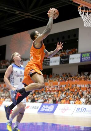 新潟－品川　第４クオーター、フェルプスが決めて９７－７８＝アオーレ長岡