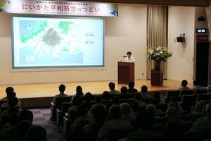 被爆体験伝承者による講演会=新潟市中央区