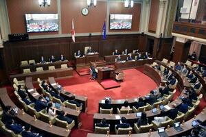 中国の薛剣駐大阪総領事によるX(旧ツイッター)投稿について、非難決議を全会一致で可決した大阪府議会=28日午後