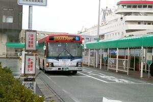 新潟交通佐渡の路線バス=佐渡市両津湊