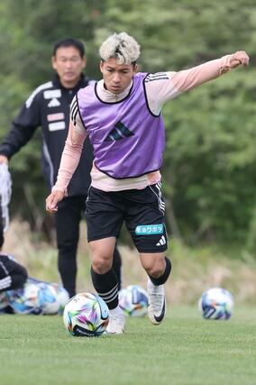 ３試合連続ゴールに期待がかかるＭＦシマブクカズヨシ＝９日、聖籠町