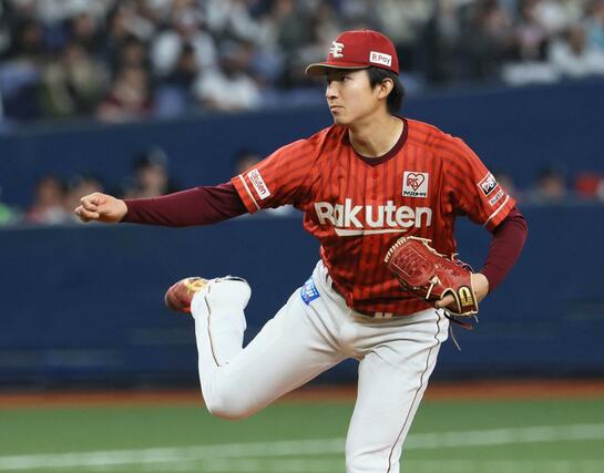 開幕戦で勝利投手となった楽天の荘司康誠投手＝２７日、京セラドーム大阪（河北新報社提供、坂本秀明撮影）