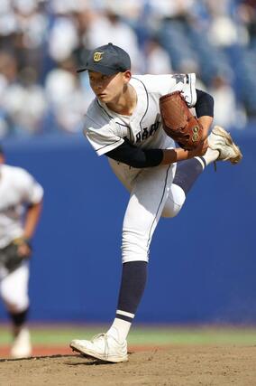 新発田南－十日町　７回２番手で登板した十日町の丸山大悟＝エコスタ