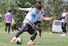 試合復帰向けて練習に励むFW矢村健=聖籠町
