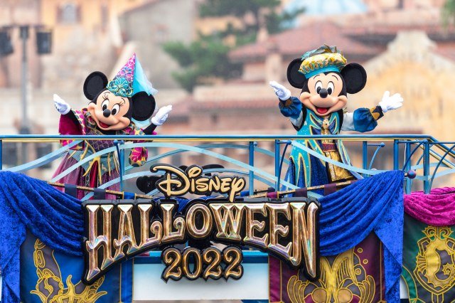 Tdsのハロウィーンはミニーとデイジーがダンスをレクチャー Tdlとの ギャップ が楽しい ディズニー ハロウィーン グリーティング 新潟日報デジタルプラス