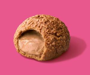 　ファミリーマートの「ザクほろシュー（チョコクリーム）」
