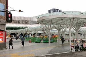 整備が進むJR新潟駅のバスターミナル=2月2日、新潟市中央区