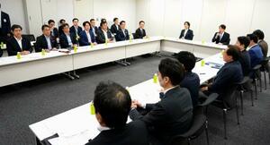 　国会で開かれた社会保障国民会議の実務者会議＝２６日午後