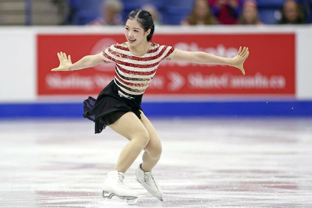 女子ＳＰ　演技する中井亜美＝サスカトゥーン（共同）