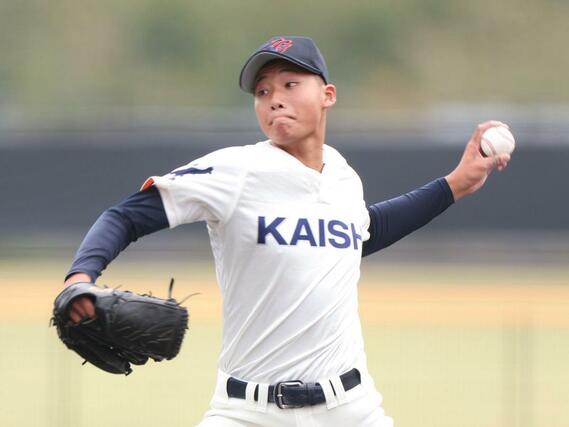開志学園－中越　開志学園先発の伊藤徹＝２３日、三条市月岡４の三条パール金属スタジアム