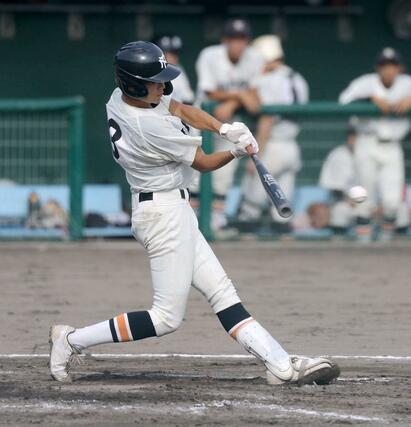 北村上中条－新潟工業　３回新潟工業２死満塁、眞柄大夢が適時打を放ち３－１＝新発田市五十公野