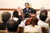 経済同友会の代表幹事として記者会見に臨む新浪剛史氏=3日午後、東京都千代田区