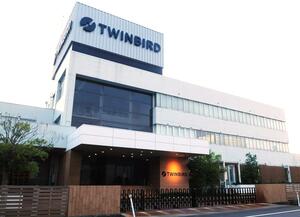 ジャパネットがTOB開始方針を表明したツインバードの本社=19日、燕市