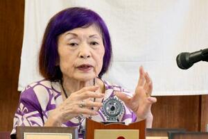 講話で被爆当時の体験を語る小松宏生さん=2024年7月、栃木県高根沢町