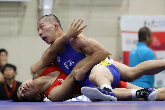 レスリング少年男子フリースタイル５１キロ級で３位入賞した長谷川太一（八海高）＝滋賀県栗東市（写真映像部・大橋奎介）