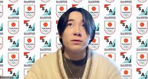 　オンラインで取材に応じるスノーボード男子ハーフパイプの戸塚優斗＝３日（共同）