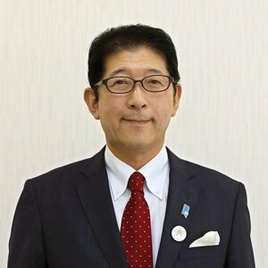高鳥修一氏