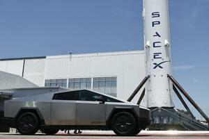 米スペースXの施設=3日、ロサンゼルス近郊(ゲッティ=共同)