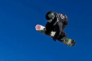 　決勝進出を決めた、スノーボード男子ハーフパイプの平野歩夢＝張家口・密苑（共同）