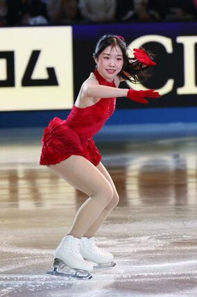 エキシビションで演技する中井亜美