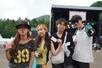 大阪でバンド活動をする韓国出身のガウンさん(右から2人目)ら=2025年7月、新潟県湯沢町
