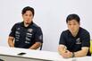 　記者会見するラグビーのリーグワン１部、東京ＳＧの堀越（左）と小野ヘッドコーチ＝２８日、東京都府中市