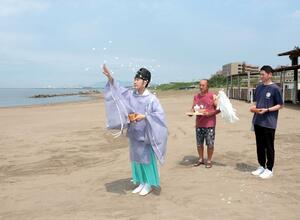 海水浴シーズンの無事故を願った安全祈願祭=1日、上越市五智5