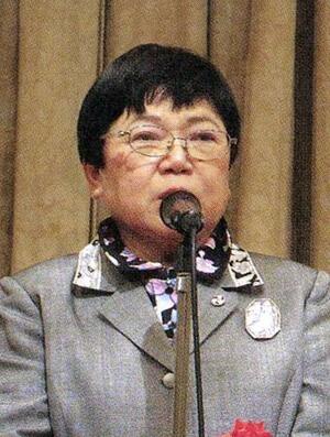 　岩本絹子被告