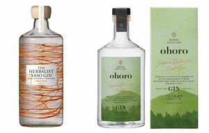 左から越後薬草の「ヤソ ジン オレンジ」、八海醸造ニセコ蒸溜所の「ohoro GIN(オホロジン)スタンダード」