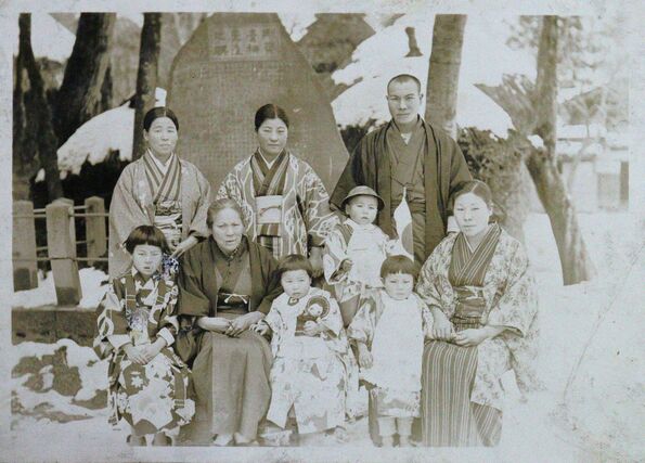 最後列の一番左が片桐キヨイさん（髙橋聖子さん提供）