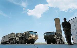中距離ミサイル発射装置「タイフォン」=15日、山口県岩国市の米軍岩国基地