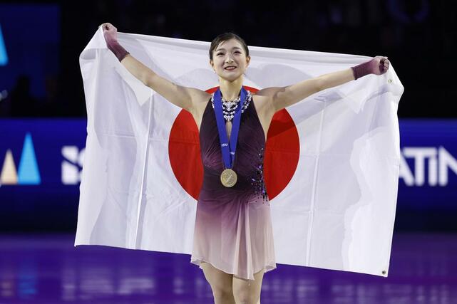女子で２年ぶり４度目の優勝を果たした坂本花織＝プラハ（共同）