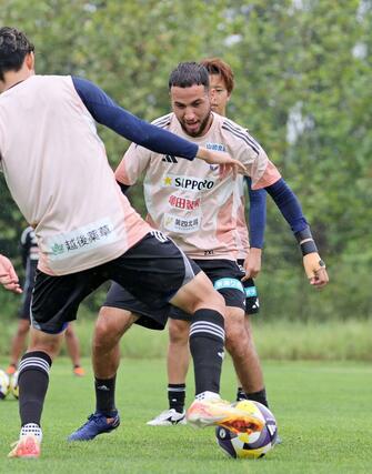 第25節・C大阪-新潟 前日練習 新潟で初の公式戦を控えるFWブーダ=10日、聖籠町