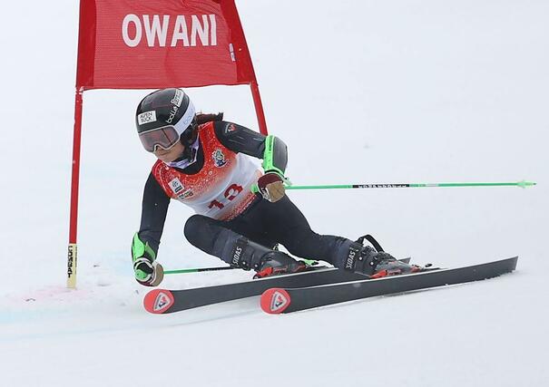 成年女子Ｂ大回転　優勝した渡邊渚（アルペンブリックク）＝青森県大鰐町