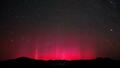 　低緯度で見られる赤いオーロラ＝北海道遠軽町（中山智博氏提供）