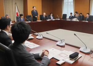 部活動の遠征などの安全対策を議論した国土交通省と文部科学省による連絡会議の初会合=21日、文科省