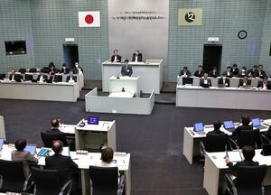 辞職勧告を事実上無視した上越市の中川幹太市長に対し抗議の意味を込めて、一般質問を控える動きが広がった市議会=9月18日、議場