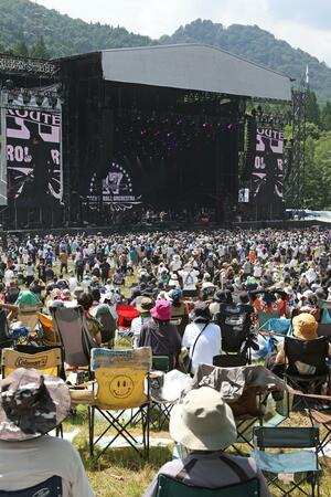 ２０２５年の「フジロックフェスティバル」＝湯沢町